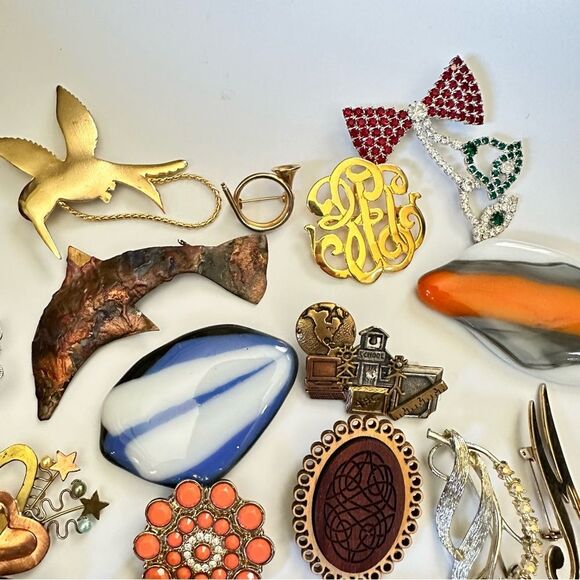 Grandmas old new Brooches Pins - lot bundle - Picture 3 of 6
